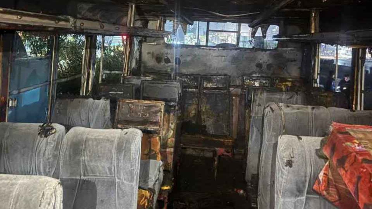 সাভারে হঠাৎ বাসে আগুন, লাফ দিয়ে প্রাণে বাঁচলেন চালক